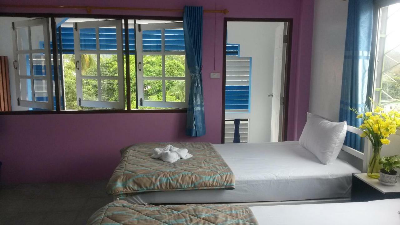 Madinah Hostel Ranong Ban Lum Than エクステリア 写真
