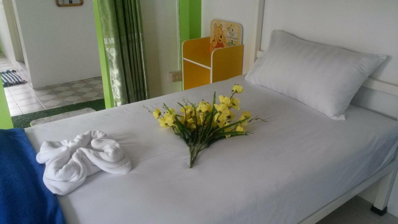 Madinah Hostel Ranong Ban Lum Than エクステリア 写真